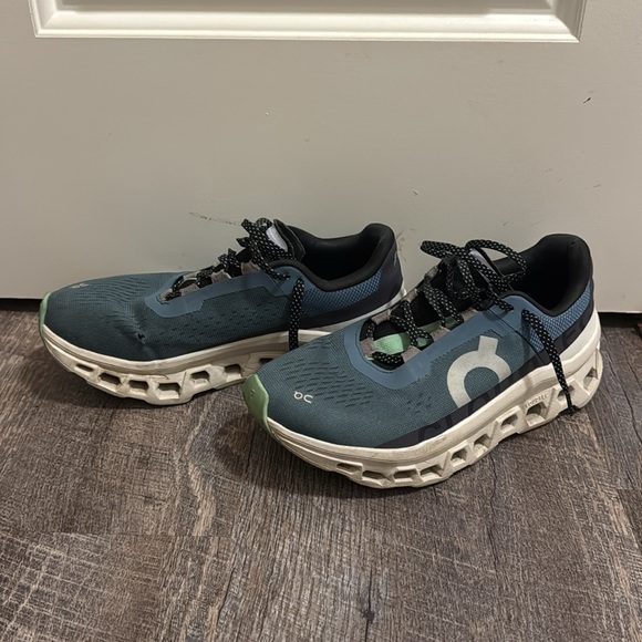 On Cloud Monsters - Picture 3 of 7